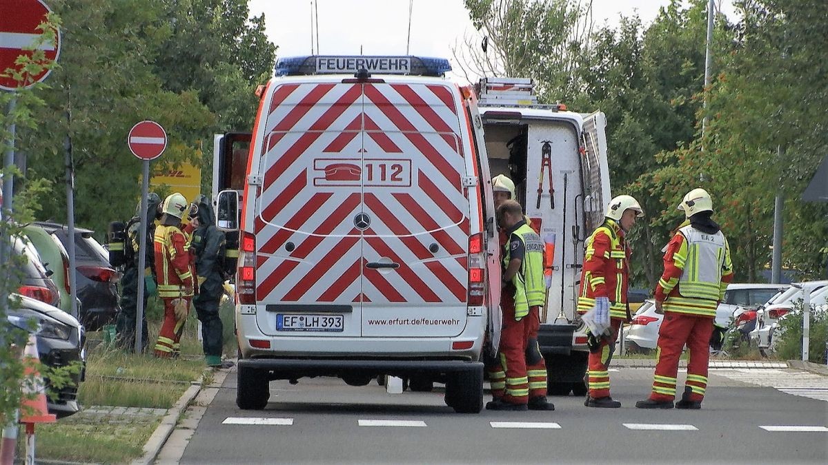 Die Feuerwehr rückte Montagabend zum Güterverkehrszentrum Erfurt aus. Ein Brief mit verdächtiger Substanz war bei der Postzentrale abgegeben worden.