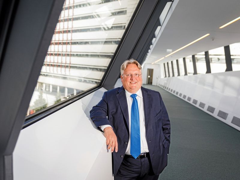 Helm AG plant Stellenabbau in Hamburg Hunderte Jobs bedroht