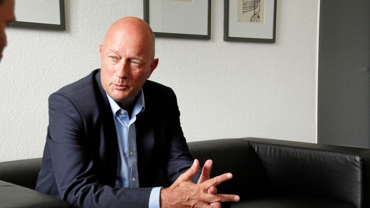 FDP Fraktionschef Thomas Kemmerich hat jüngst seinen Platz im Erfurter Stadtrat verloren. Nun steht auch seine Fraktion im Landtag vor der Auflösung. (Archiv)  