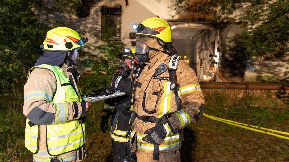 Zu einem Brand in einem unbewohnten Gebäude ist es am Montagabend in Sonneberg gekommen.