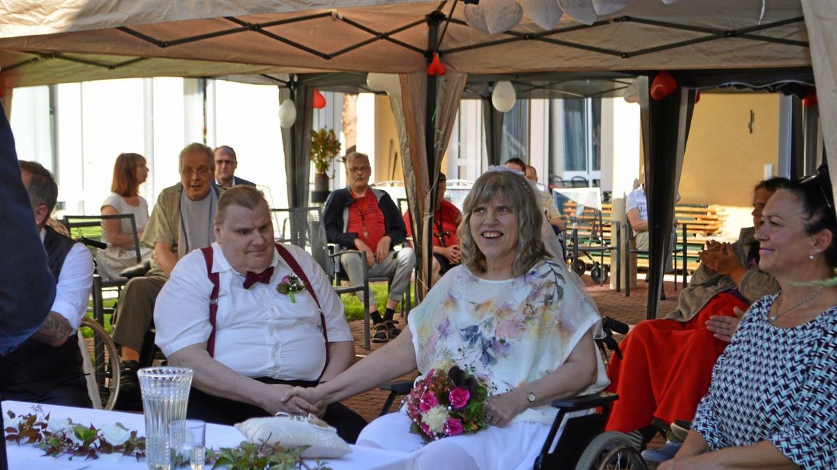 Angela Kneisel und Ronald Spörl haben sich am Donnerstag in Triebes das Ja-Wort gegeben. 