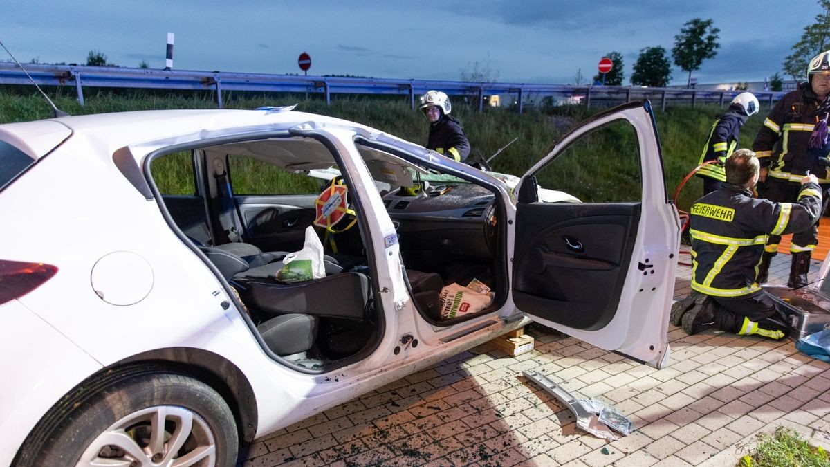 Ein Autofahrer ist am Montagabend bei der Auffahrt auf die A71 in Zella-Mehlis verunglückt.