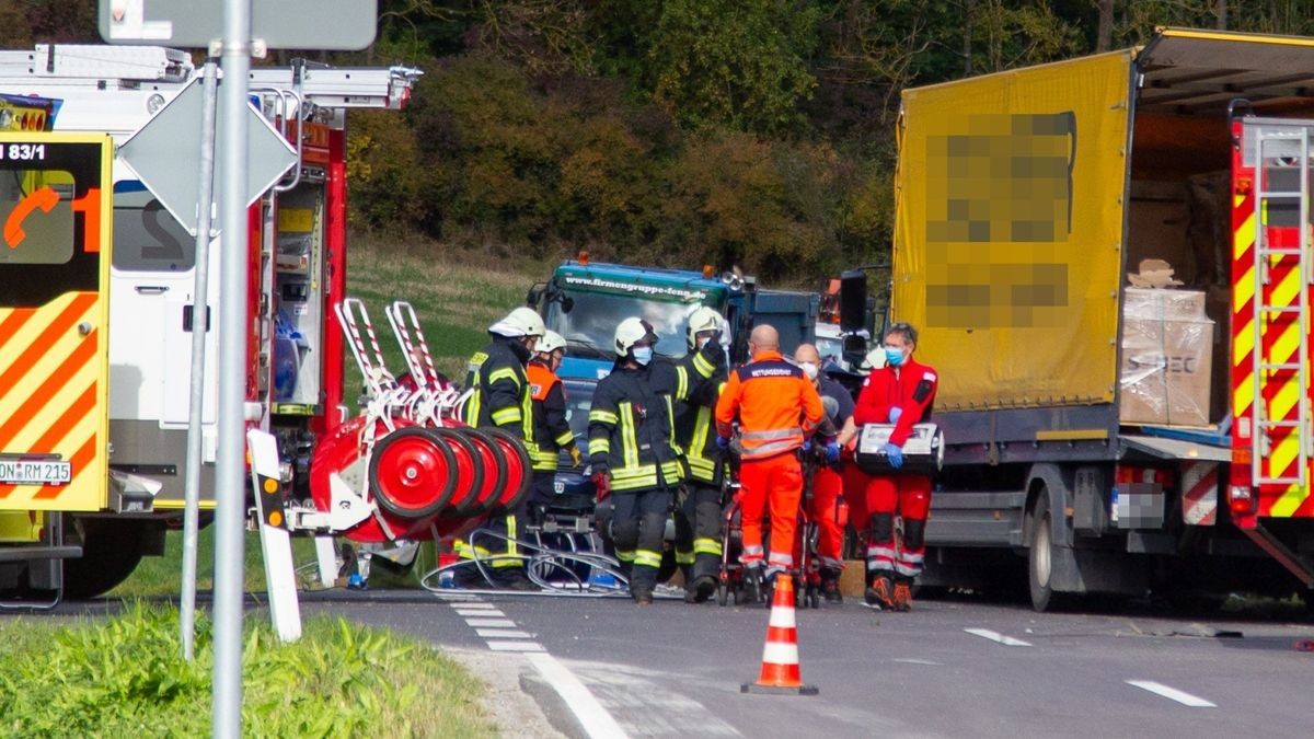 Bei einem schweren Unfall ist Mittwoch in Themar ein 81-jähriger Mann lebensgefährlich verletzt worden.