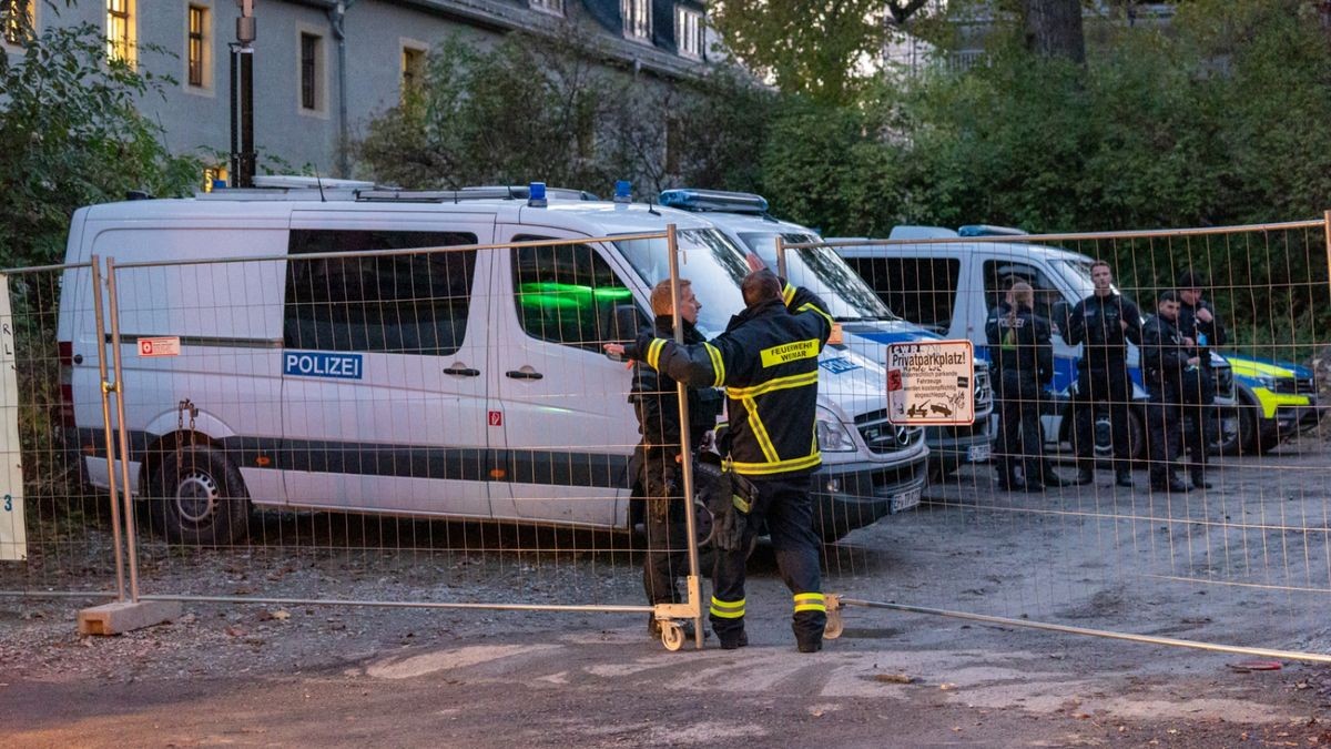 In der Weimarer Innenstadt ist ein unbewohntes Haus öffentlichkeitswirksam besetzt worden. Allerdings fand die Polizei niemanden vor, als sie das Haus räumen wollte.