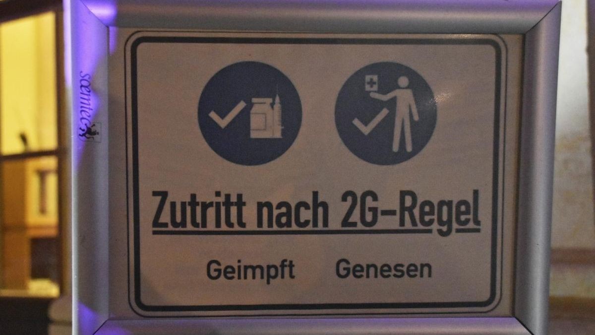 Bei Warnstufe 3 des Thüringer Corona-Frühwarnsystems gilt für viele öffentliche Innenräume die 2G-Regel. (Symbolbild)