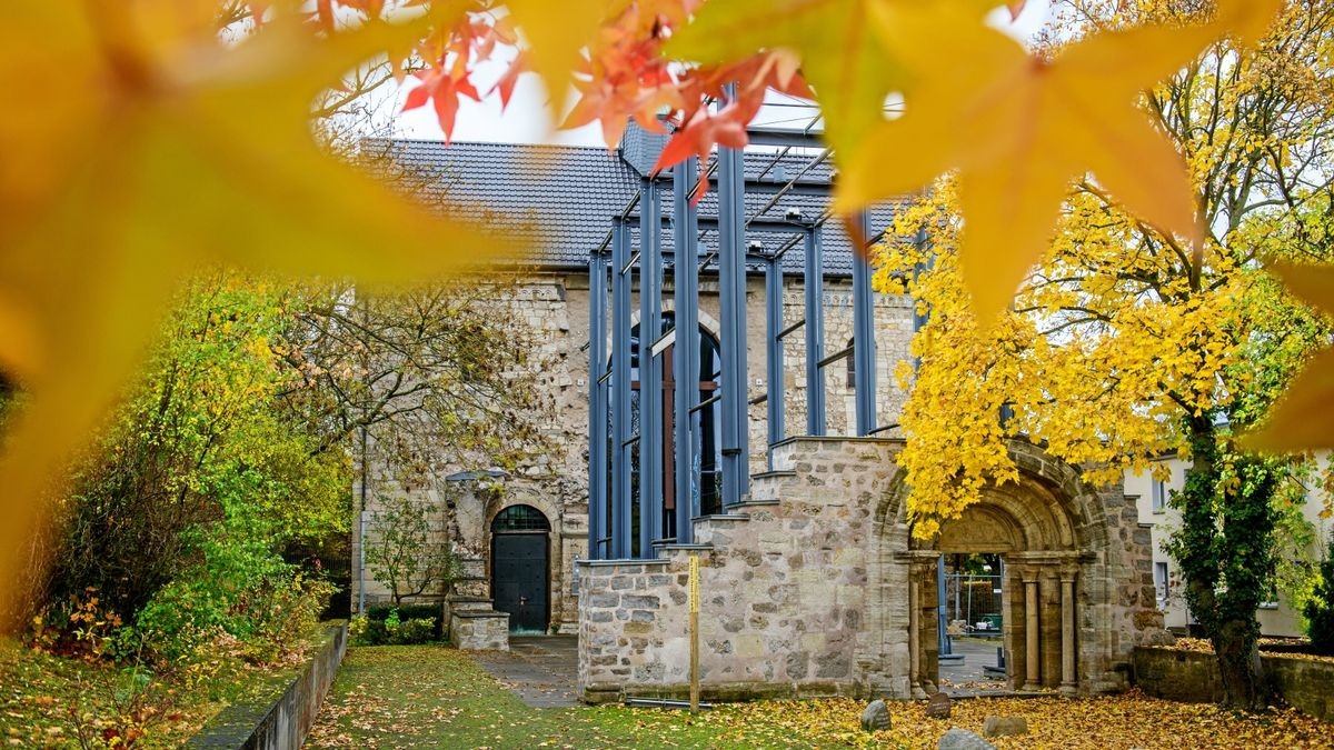 Ein aus Afghanistan stammender Mann hat am vergangenen Donnerstag aus der Frauenbergkirche in Nordhausen Mobiliar und Einrichtungsgegenstände entfernt und zum Teil beschädigt. Diesen Vorfall verurteilt die Nordhäuser CDU.