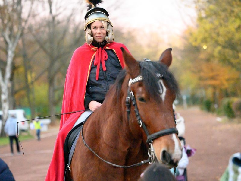 St. Martin reitet durch Gelsenkirchen die schönsten Fotos