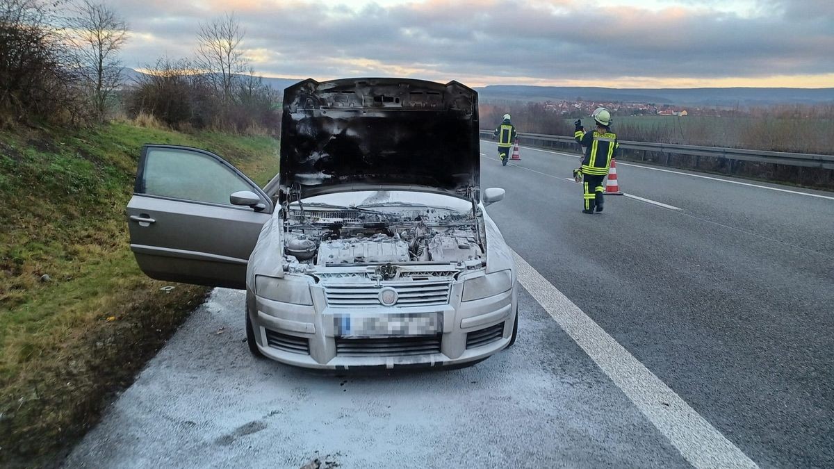 Die Feuerwehr sicherte die Einsatzstelle ab und löschte noch kleine Brandherde.