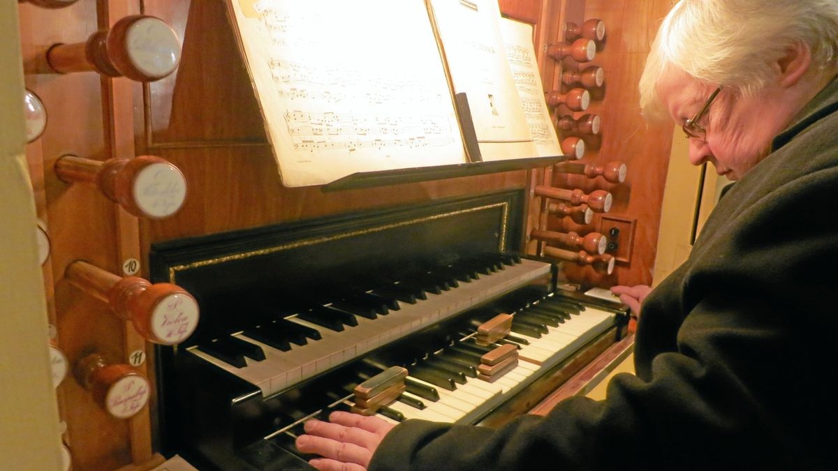 Bereits im Vorjahr gab Michael von Hintzenstern ein Weihnachtskonzert an der Liszt-Orgel Denstedt.