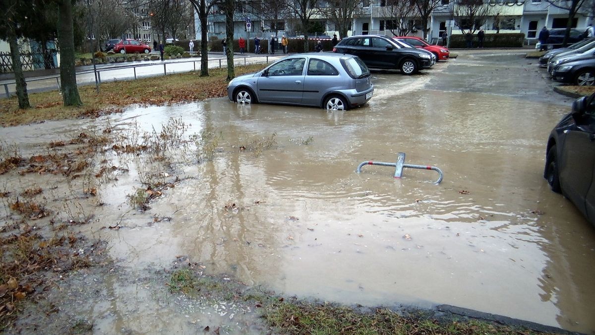 Auch der Straßenbahnverkehr war zeitweise in dem Bereich unterbrochen.