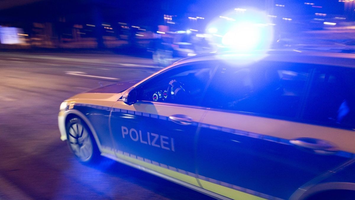 Ein 18-jähriger Raser bretterte am Samstagmorgen mit einem Porsche-SUV durch Erfurt. (Symbolbild)