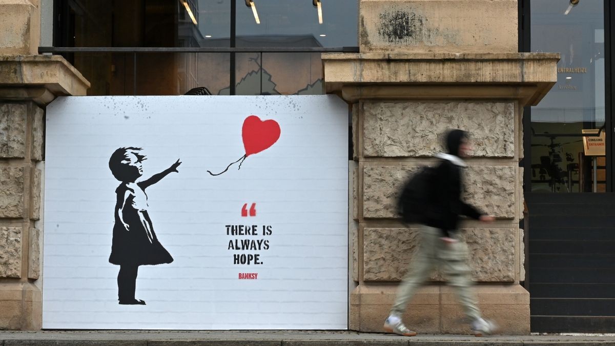 Die Banksy-Ausstellung in Erfurt zeigt 150 Kopien des weltberühmten Street-Art-Künstlers.