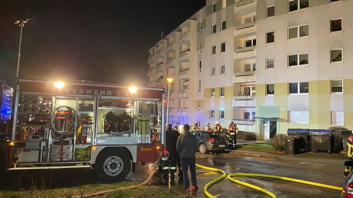 In einem Mehrfamilienhaus in Wutha-Farnroda ist am Donnerstagabend ein Feuer ausgebrochen.