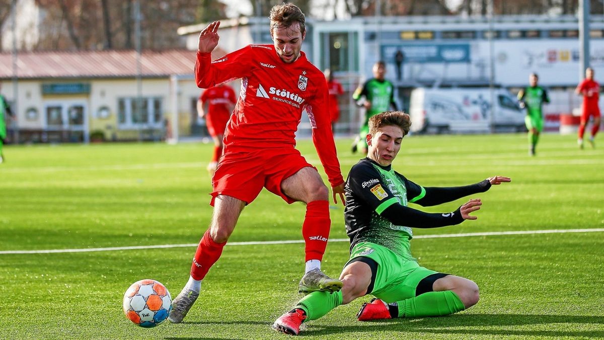 Kay Seidemann (links) steuerte beim 3:2 gegen Neuhof einen Treffer per Foulstrafstoß bei.