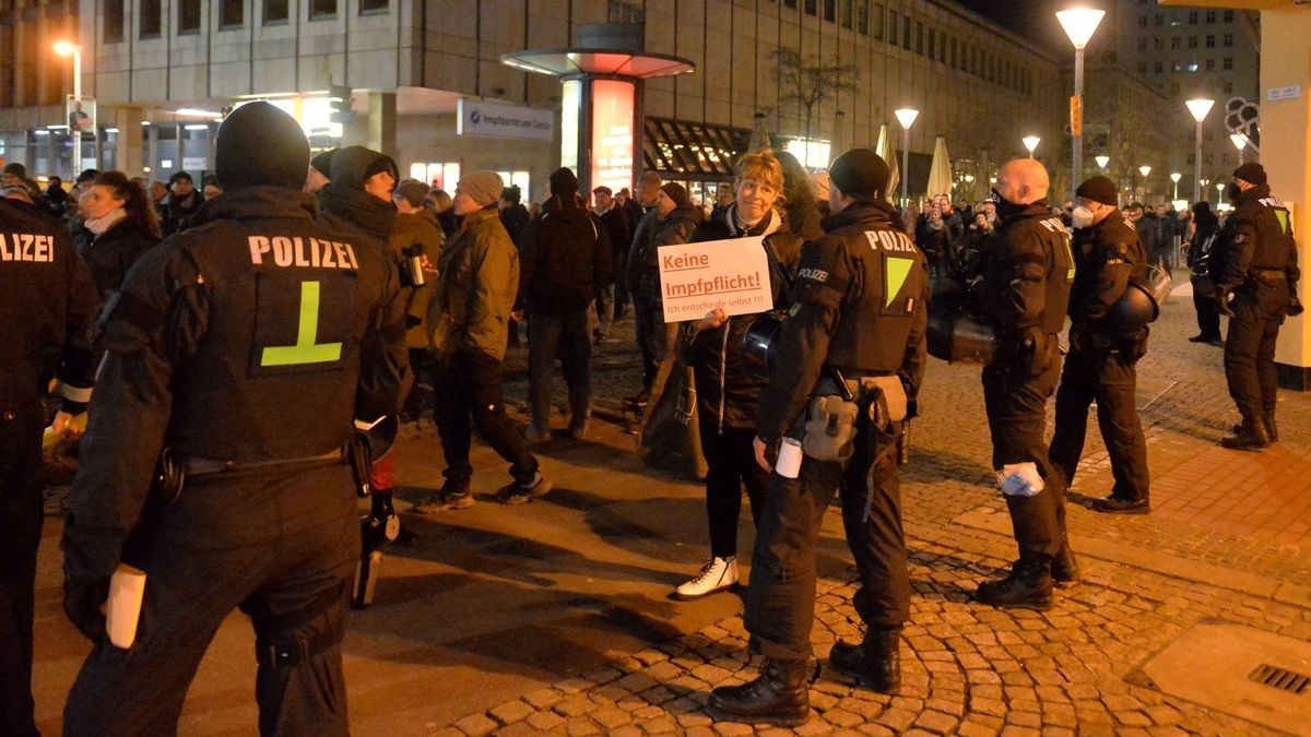 Am Montagabend fanden erneut Corona-Proteste in Thüringen statt. (Archivbild)