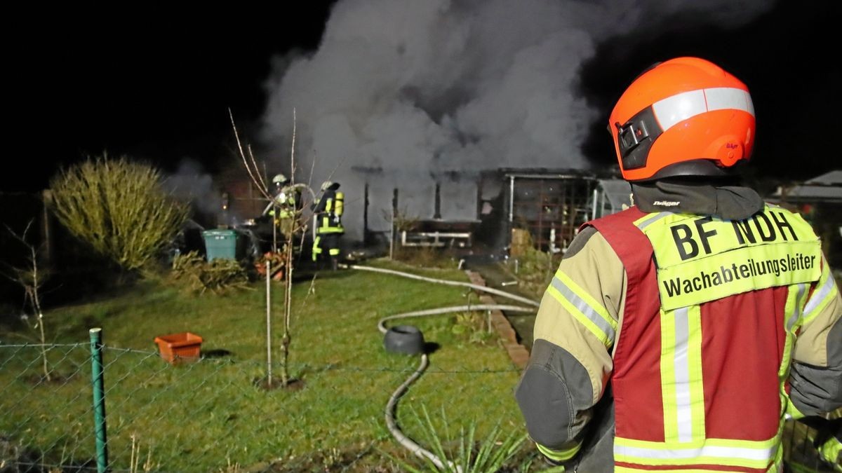 Eine Gartenlaube ist in Nordhausen komplett dem Feuer zum Opfer gefallen.