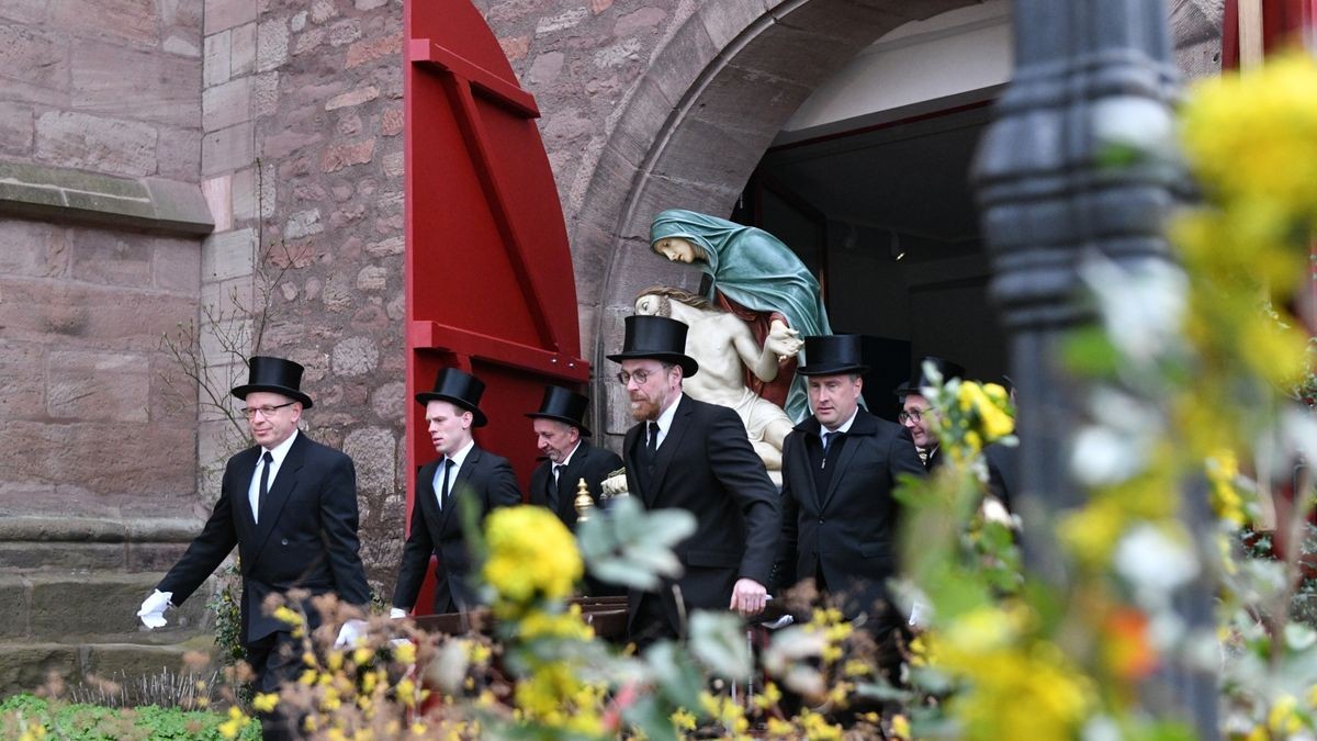 Die traditionelle Palmsonntagsprozession ist am Sonntag durch Heiligenstadt gezogen - erstmals nach zweijähriger Pause wegen der Corona-Pandemie.