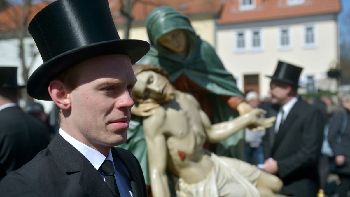 Die traditionelle Palmsonntagsprozession ist am Sonntag durch Heiligenstadt gezogen - erstmals nach zweijähriger Pause wegen der Corona-Pandemie.