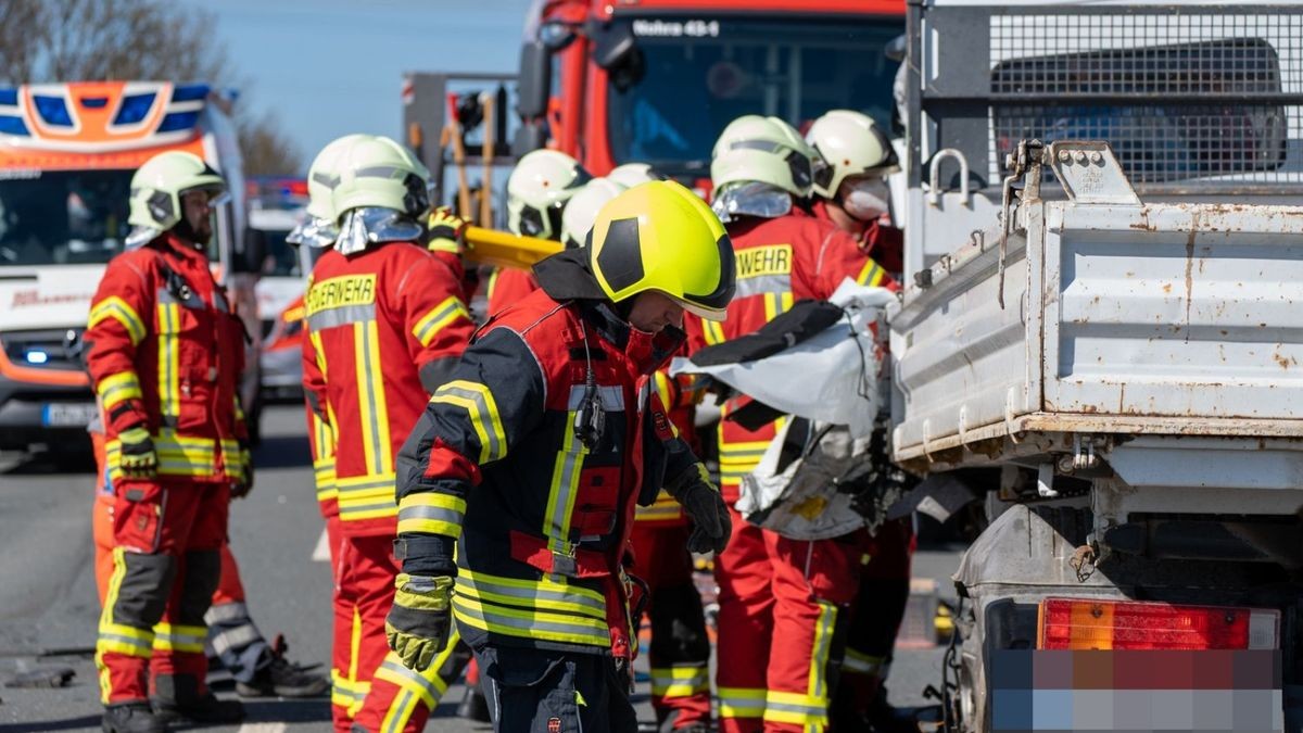 An allen Fahrzeugen entstand wirtschaftlicher Totalschaden.