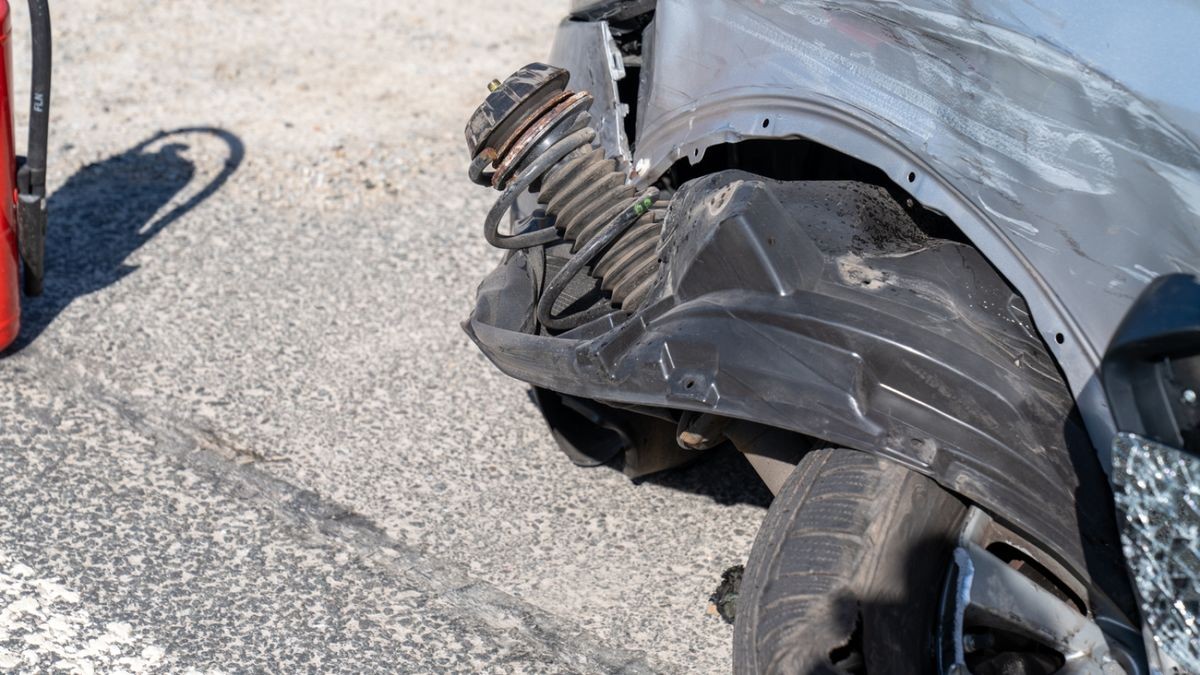 Am Montagnachmittag kam es gegen 14.55 Uhr auf der Bundesstraße 85 zwischen Nohra und Troistedt zu einem schweren Verkehrsunfall mit drei beteiligten Fahrzeugen und fünf verletzten Personen.