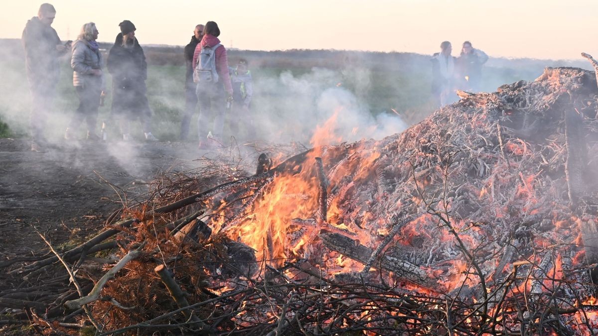 Osterfeuer in Kiliansroda.