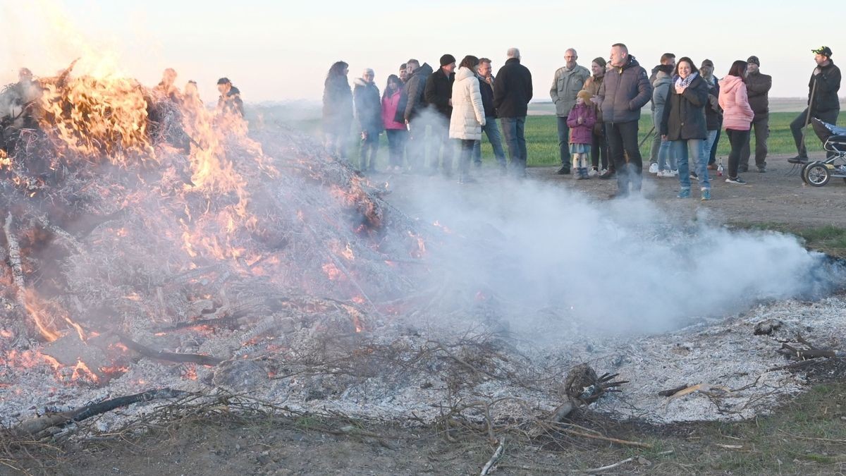 Osterfeuer in Kiliansroda.