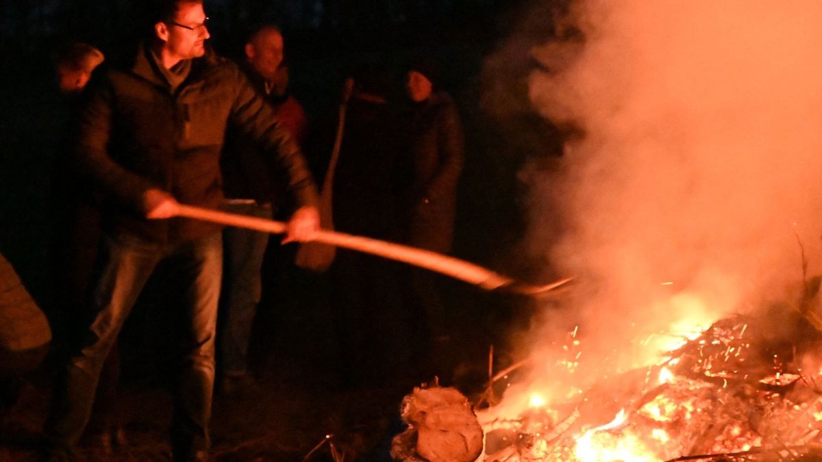 Osterfeuer in Tiefurt