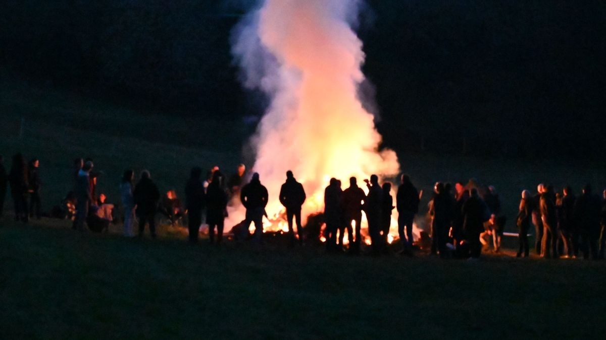 Osterfeuer in Tiefurt