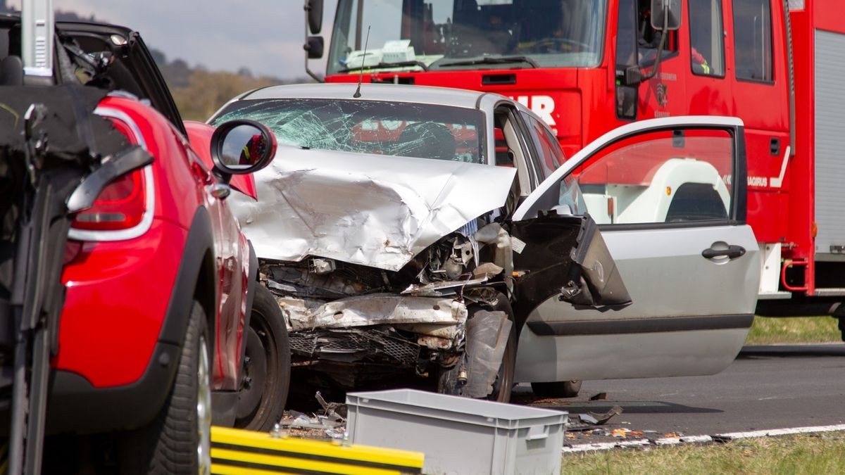 Am Freitag kam es auf der Landstraße zwischen Kühndorf und Meiningen zu einem schweren Unfall.