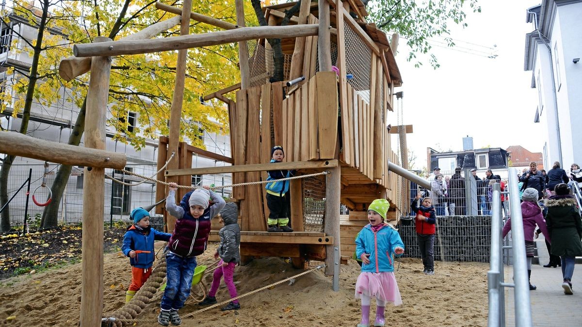 Matschtisch für Kinder in Gothaer Kita