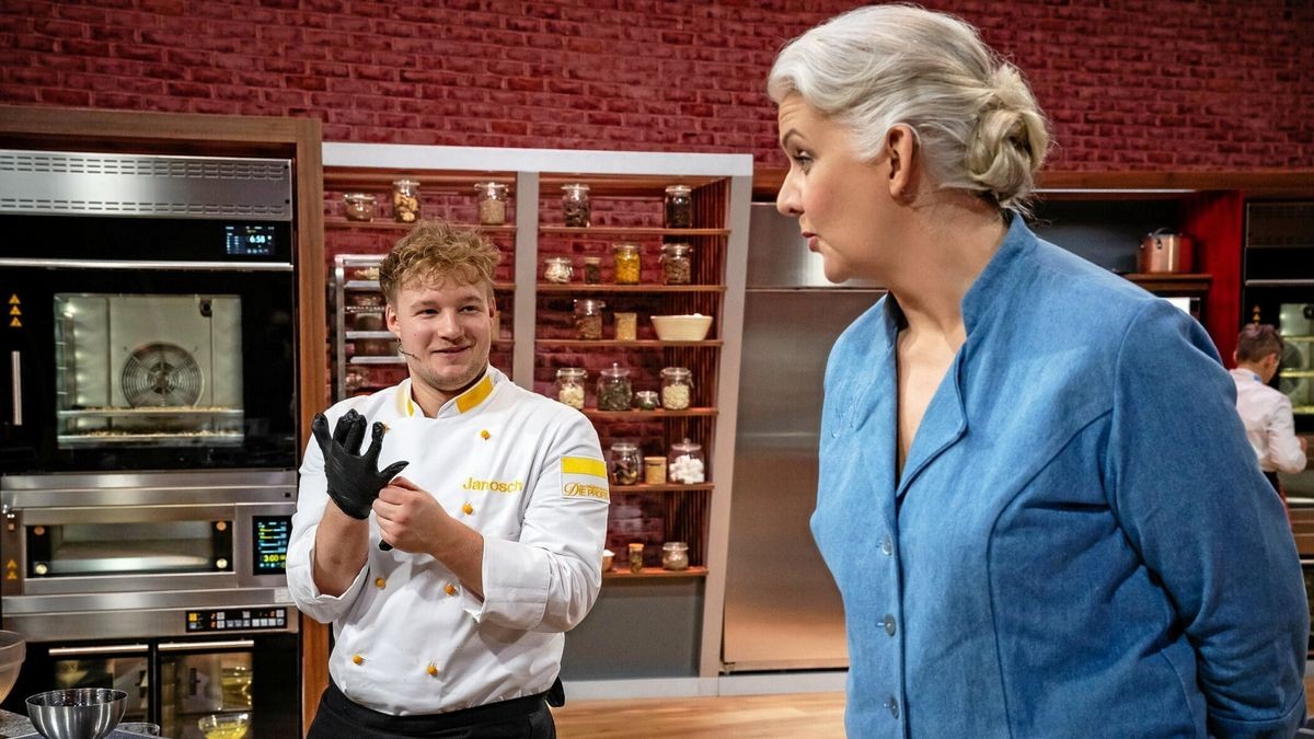 Der Weimarer Patissier und Konditor Janosch Ladensack mit der Jurorin Bettina Schliephake-Burchardt. Sie gilt als Motivtorten-Queen und ist geprüfte Schokoladen-Sommelière. 