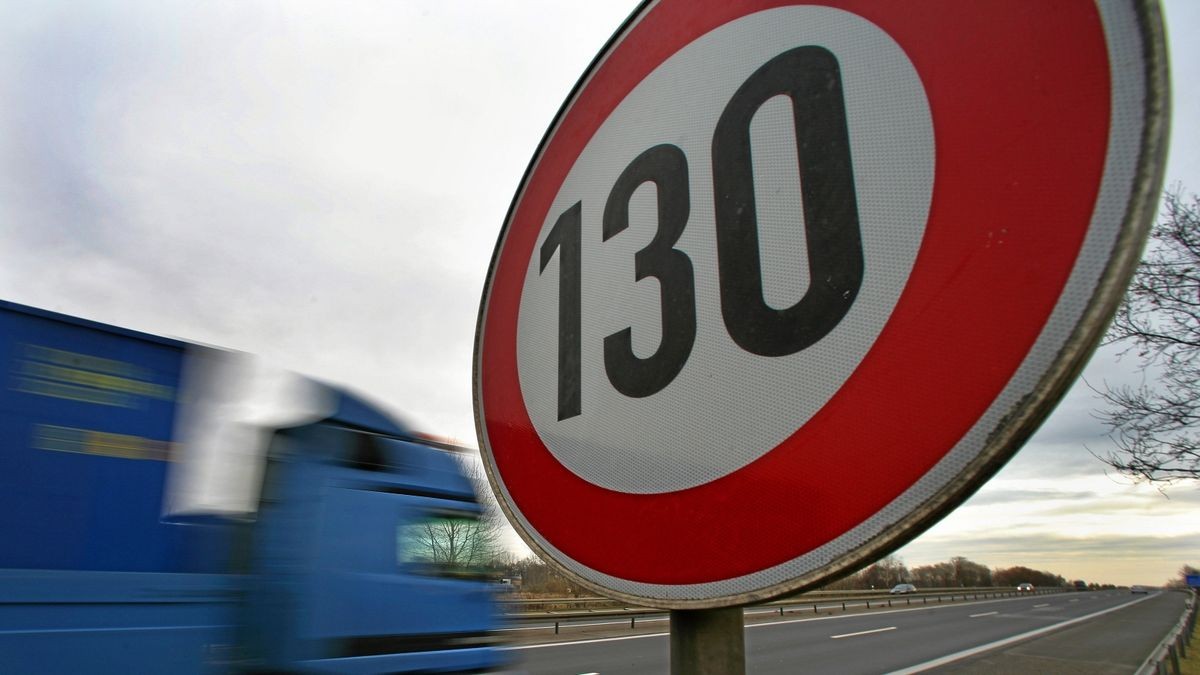 Kritik an Forderungen nach einer Geschwindigkeitsbegrenzung: Ein Zusammenhang zwischen generellem Tempolimit und dem Sicherheitsniveau auf Autobahnen im internationalen Vergleich sei nicht feststellbar, heißt es unter anderem.