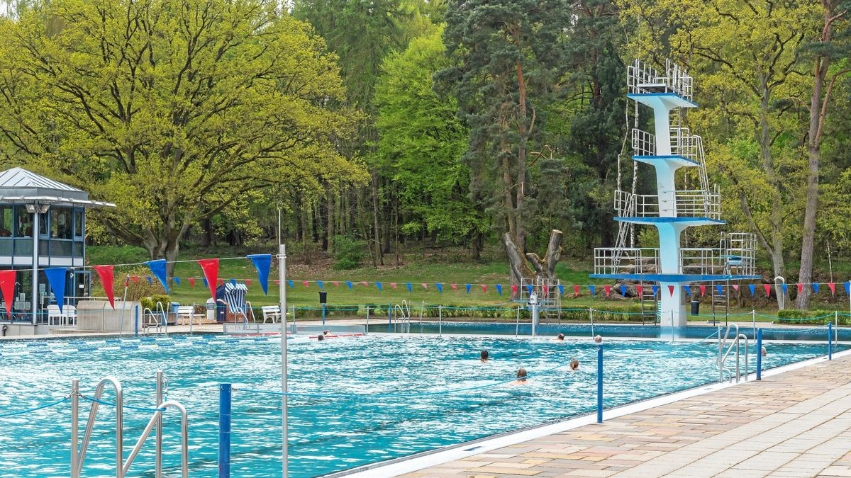 Ende April startete die Saison im VW-Bad Wolfsburg. Im Sportbecken beträgt die Wassertemperatur aktuell 24 Grad.