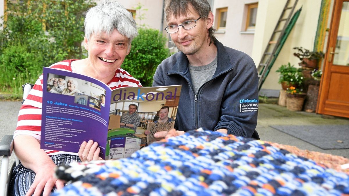 Beatrix Kutscher und ihr Lebensgefährte Immanuel leben zusammen und arbeiten in der Werkstatt Altengesees.