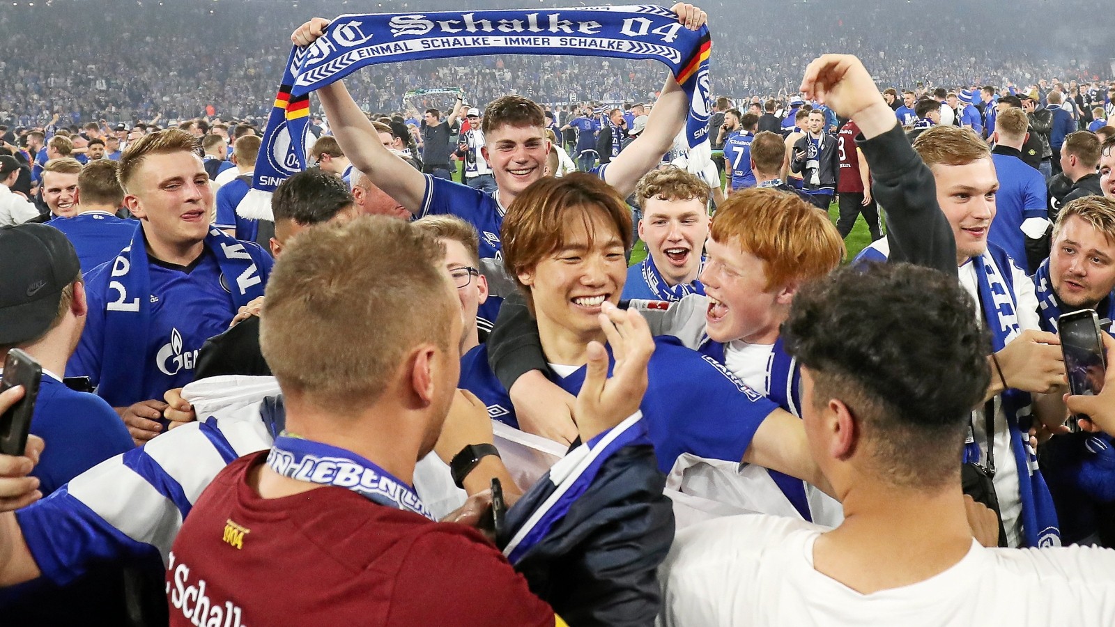 Nach Drei Jahren Borussia Deal Durch Itakura Abschied Schockiert Fans Das Müssen Sie Wissen - epghmfc
