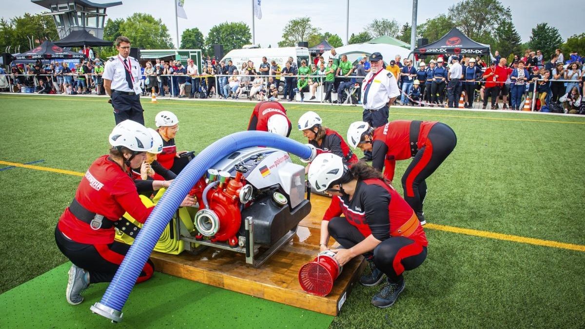 Am Sonntagabend sind auf dem Festplatz Blobach vor mehr als 1000 Feuerwehrangehörigen die Deutschen Feuerwehrmeisterschaften zu Ende gegangen. Zu der 4-Tages-Veranstaltung kamen 1300 Feuerwehrleute nach Mühlhausen. Einige Tausend Zuschauer sahen sich die Wettbewerbe im Stadion und auf dem Blobach an.