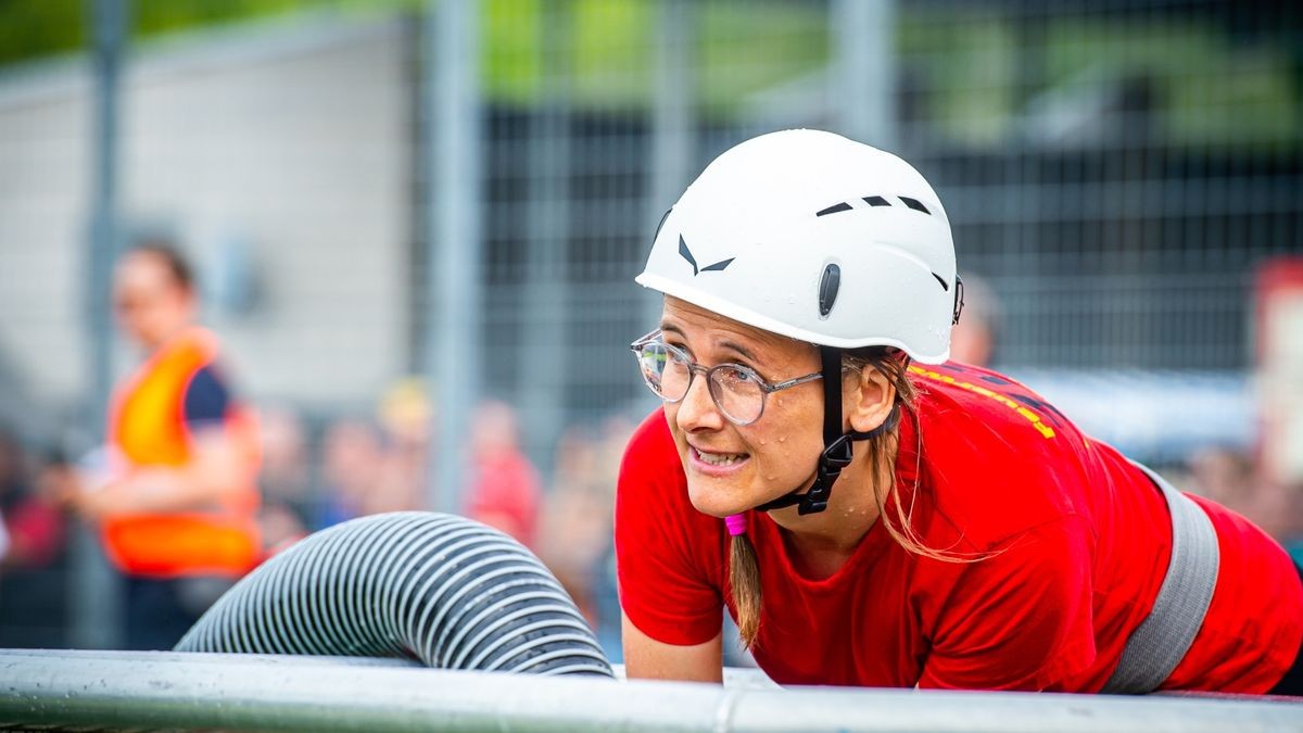 Am Sonntagabend sind auf dem Festplatz Blobach vor mehr als 1000 Feuerwehrangehörigen die Deutschen Feuerwehrmeisterschaften zu Ende gegangen. Zu der 4-Tages-Veranstaltung kamen 1300 Feuerwehrleute nach Mühlhausen. Einige Tausend Zuschauer sahen sich die Wettbewerbe im Stadion und auf dem Blobach an.