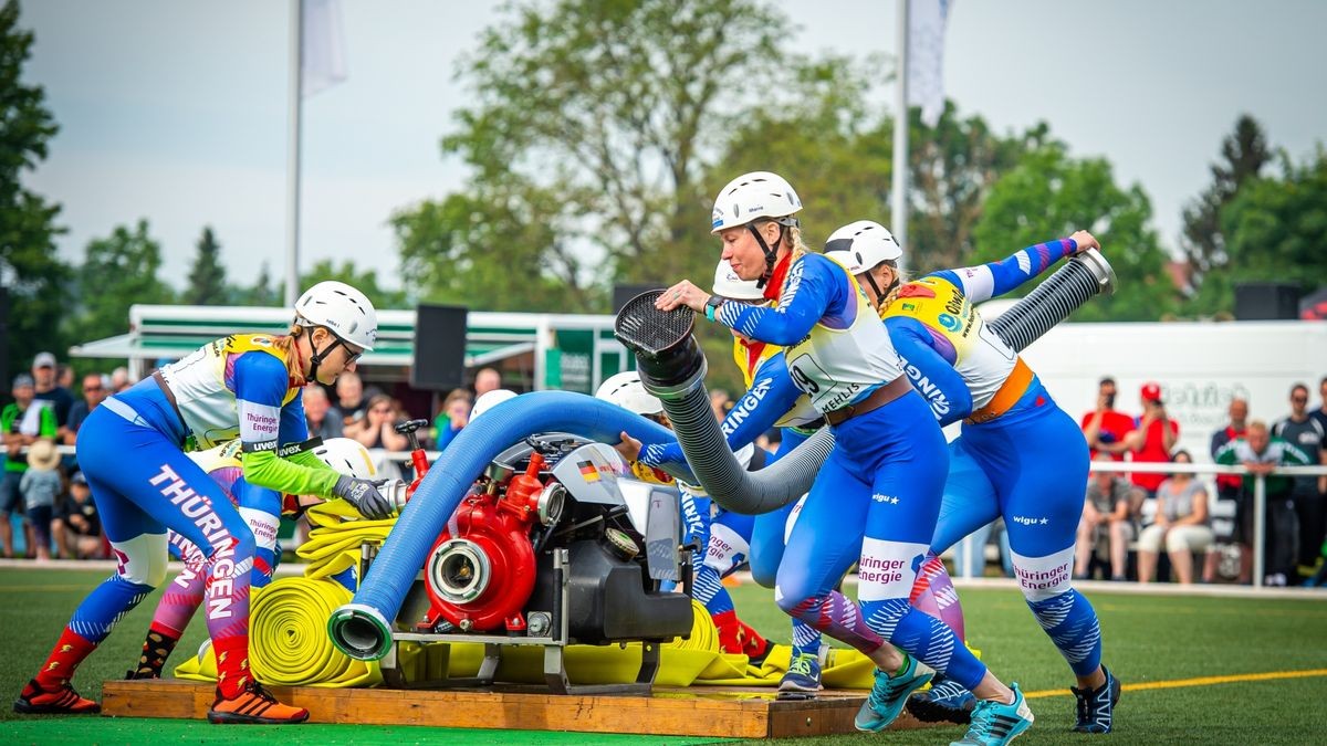 Am Sonntagabend sind auf dem Festplatz Blobach vor mehr als 1000 Feuerwehrangehörigen die Deutschen Feuerwehrmeisterschaften zu Ende gegangen. Zu der 4-Tages-Veranstaltung kamen 1300 Feuerwehrleute nach Mühlhausen. Einige Tausend Zuschauer sahen sich die Wettbewerbe im Stadion und auf dem Blobach an.