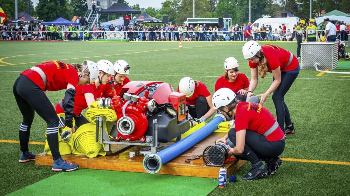 Am Sonntagabend sind auf dem Festplatz Blobach vor mehr als 1000 Feuerwehrangehörigen die Deutschen Feuerwehrmeisterschaften zu Ende gegangen. Zu der 4-Tages-Veranstaltung kamen 1300 Feuerwehrleute nach Mühlhausen. Einige Tausend Zuschauer sahen sich die Wettbewerbe im Stadion und auf dem Blobach an.