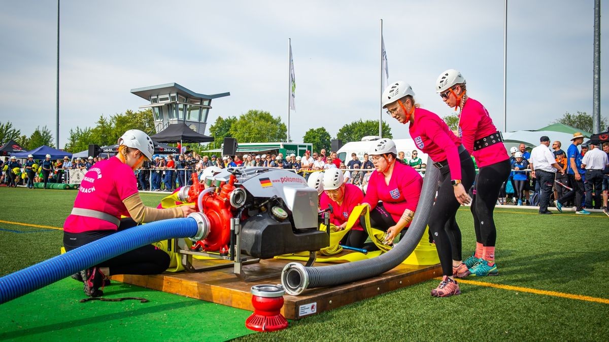 Am Sonntagabend sind auf dem Festplatz Blobach vor mehr als 1000 Feuerwehrangehörigen die Deutschen Feuerwehrmeisterschaften zu Ende gegangen. Zu der 4-Tages-Veranstaltung kamen 1300 Feuerwehrleute nach Mühlhausen. Einige Tausend Zuschauer sahen sich die Wettbewerbe im Stadion und auf dem Blobach an.