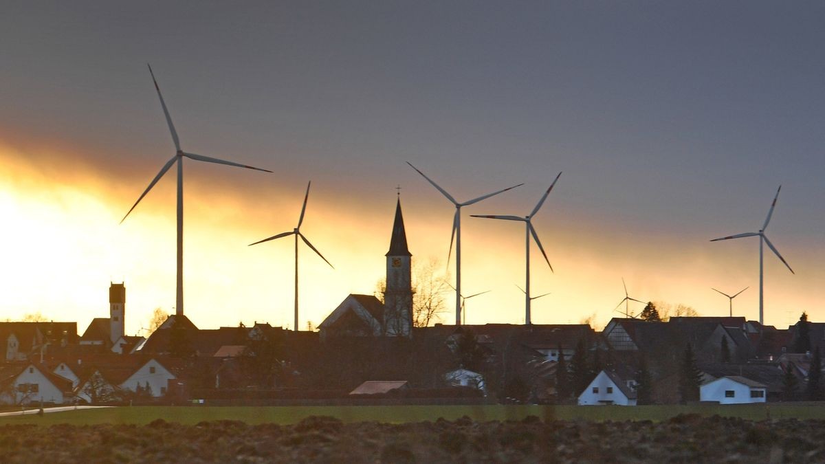 Wie nah dürfen künftig Windräder an Ortschaften gebaut werden? Darüber wird in Thüringen fleißig diskutiert.