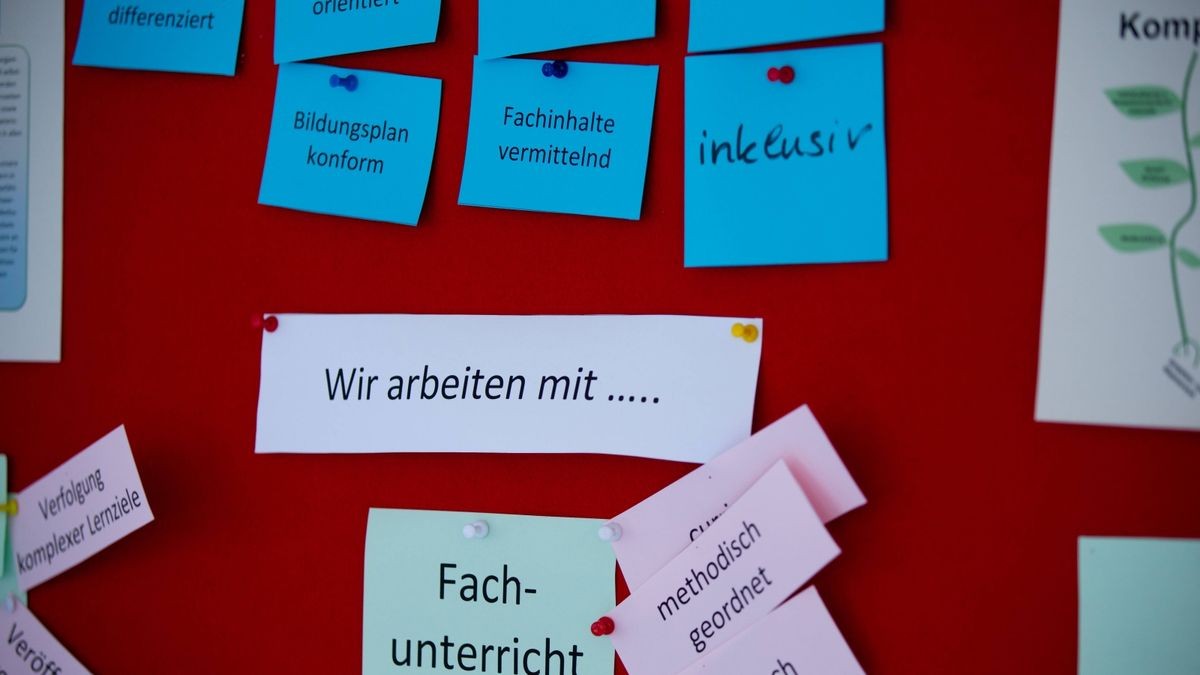 Ein Gesetzentwurf von CDU und FDP zum Schulgesetz hat im Thüringer Landtag eine kontroversen Debatte ausgelöst.