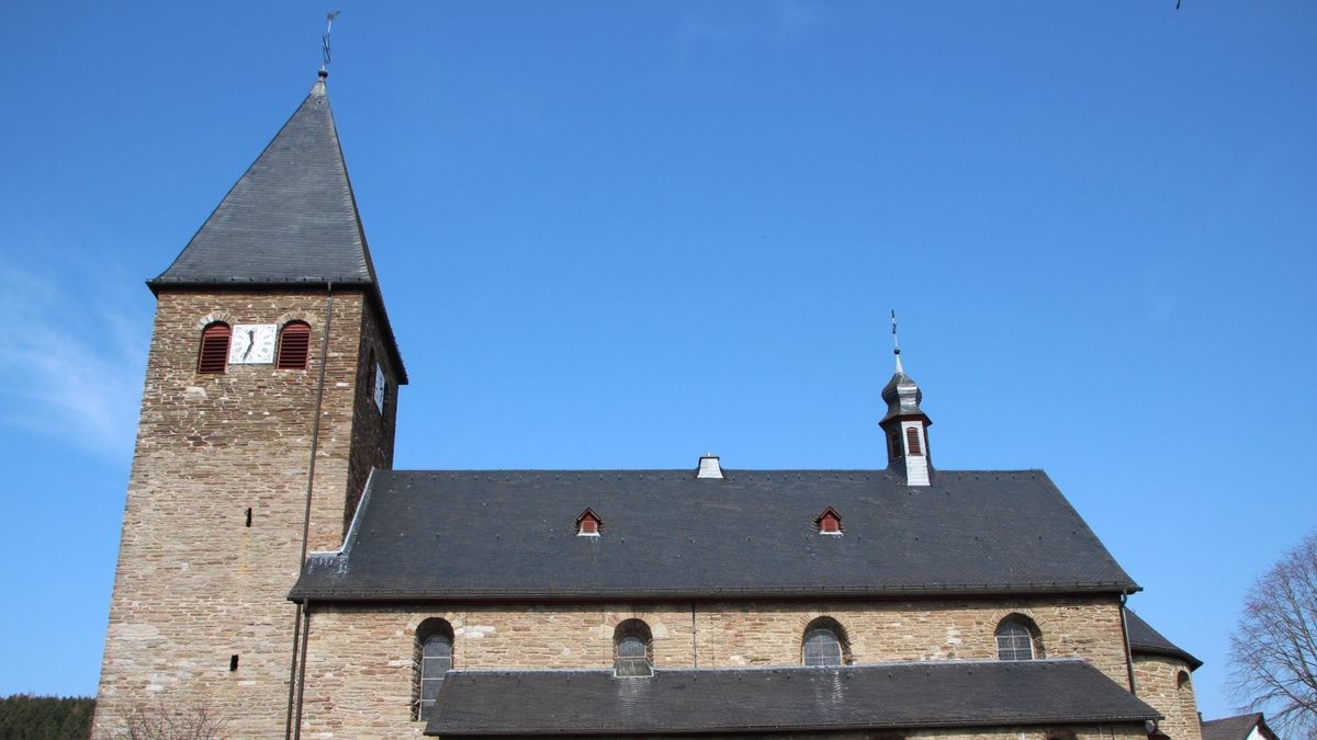 Attendorn Vandalismus in Kirche Grabschmuck geklaut