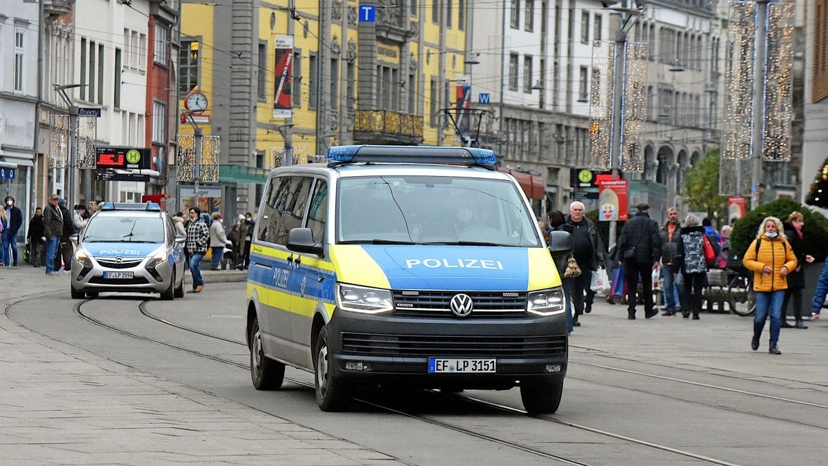 Die Polizei in Erfurt hat auf dem Anger vier mutmaßliche Täter im Teenager-Alter stellen können, die im Verdacht eines Raubüberfalls stehen. (Symbolfoto)