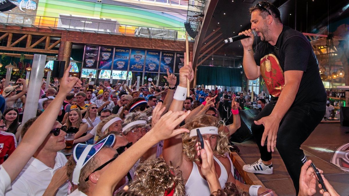 Daniel Samorey sorgt für Stimmung im Mega-Park an der Playa de Palma.