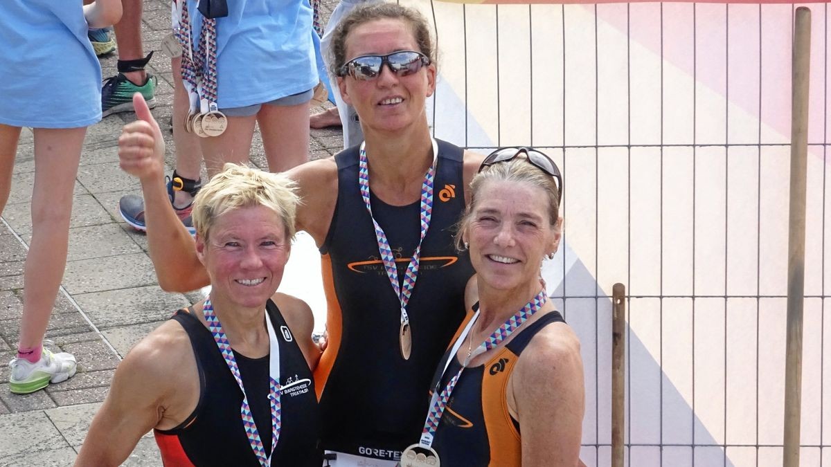 Bargteheider Triathletinnen: Deutsche Meisterin Bettina Lange (v. l.) und ihre ebenfalls erfolgreichen Vereinskameradinnen Elke Andersen und Anke Rath.