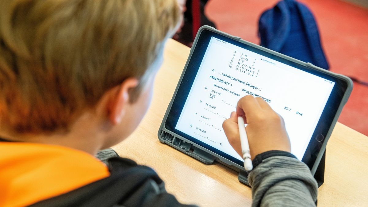 An vielen Thüringer Schulen mangelt es an ausreichenden Tablet-Klassensätzen. (Symbolbild)