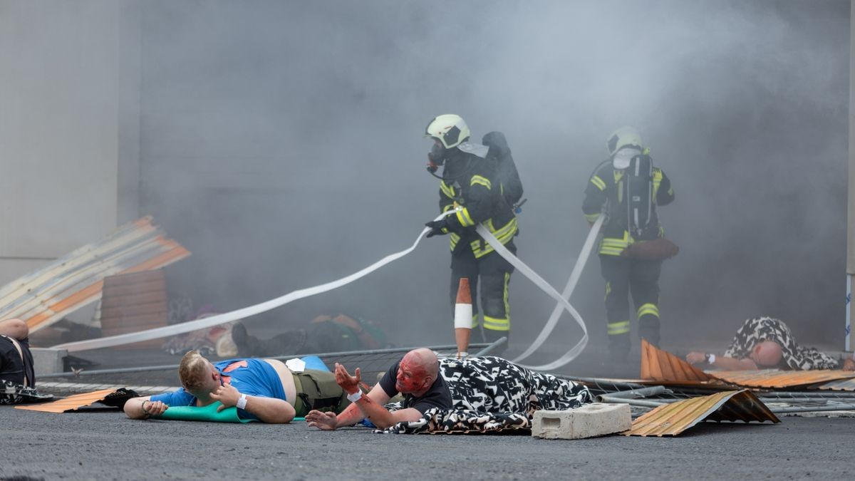 Weitere Bilder der Großübung.