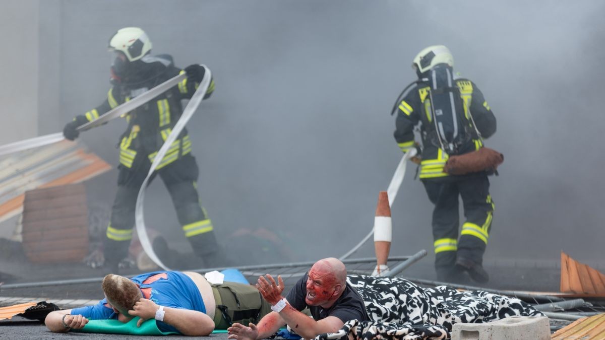 Weitere Bilder der Großübung.