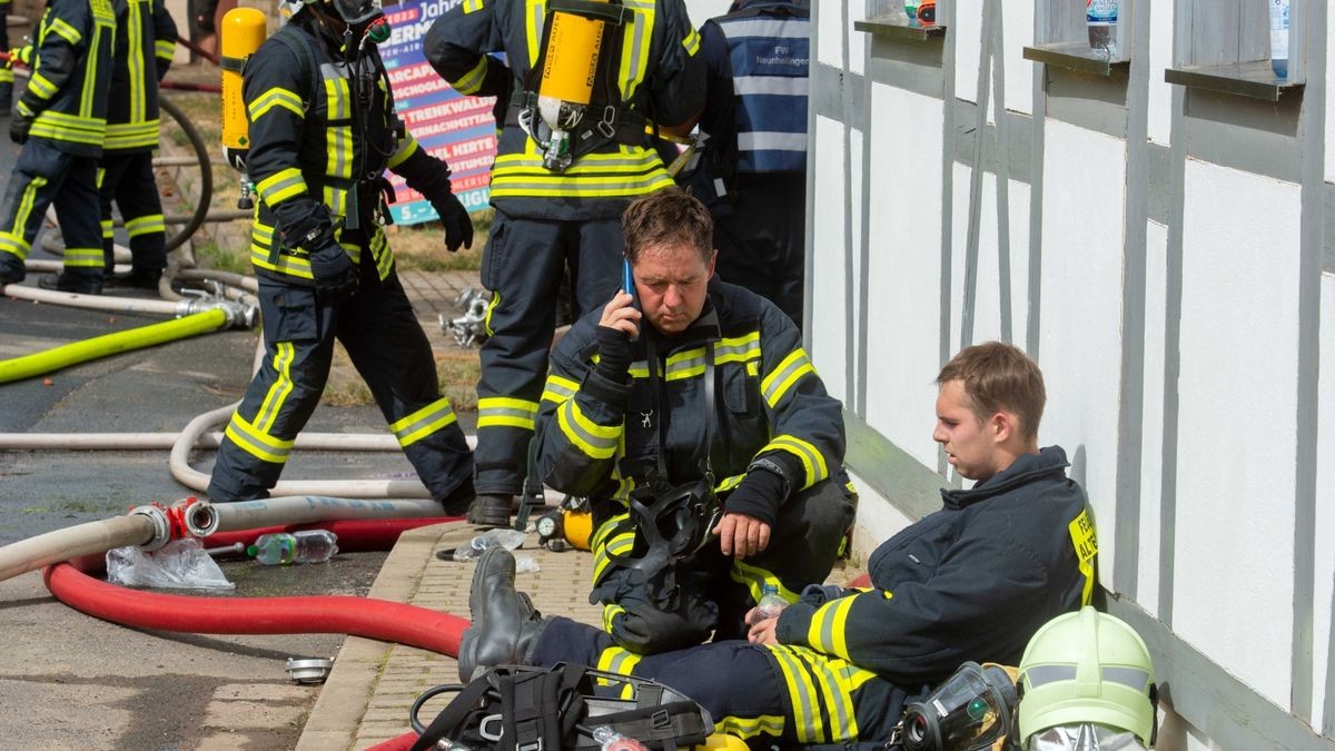 Der Ortskern von Bothenheilingen hat am Montag lichterloh in Flammen gestanden. 